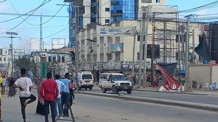 Somalie: un double attentat à la bombe fait au moins 5 morts dans le centre de Mogadiscio 