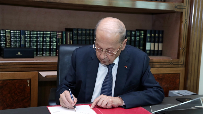 Lebanon’s Aoun accepts gov’t resignation before leaving office