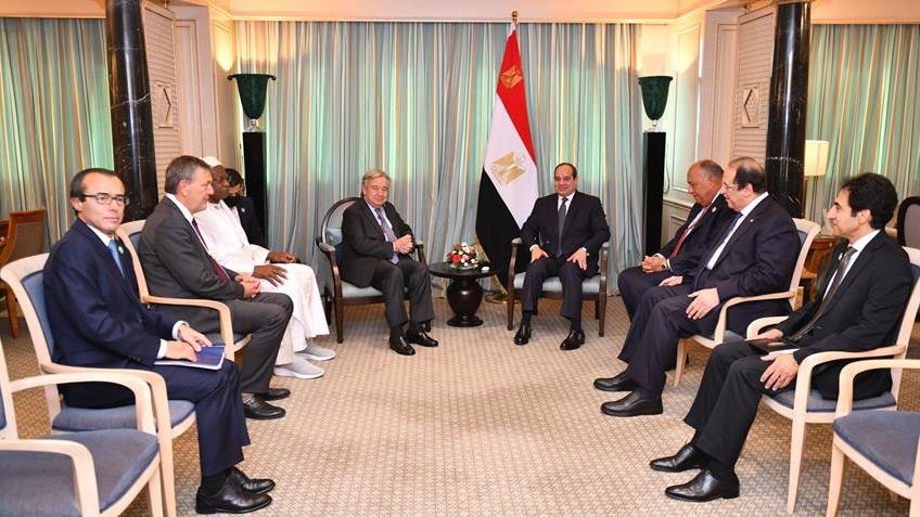 الجزائر.. السيسي وغوتيريش يبحثان أزمة ليبيا وأهداف قمة المناخ