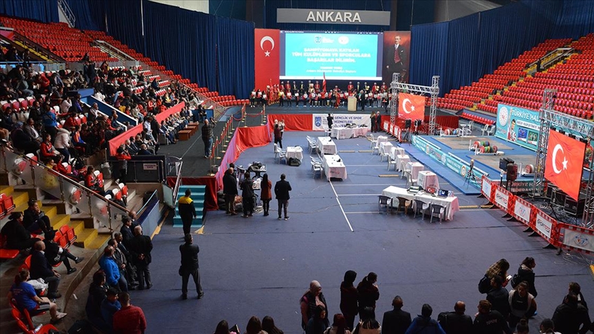 Gençler Kulüpler Türkiye Halter Şampiyonası'nın açılış töreni gerçekleştirildi