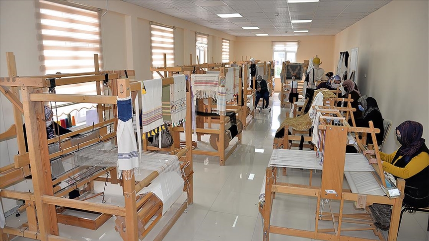 Halk eğitimi kurslarından 10 ayda 10 milyonu aşkın kişi yararlandı