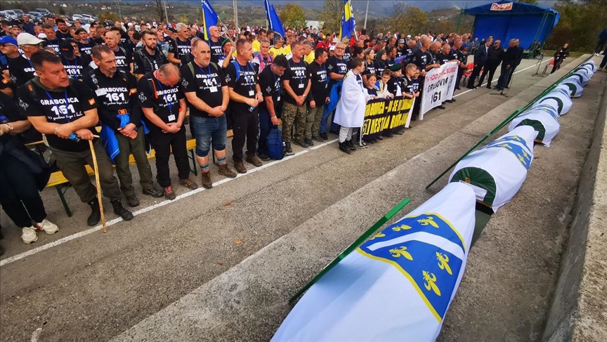 BiH: Kotor-Varoš obavijena tugom ispraća posmrtne ostatke osam Bošnjaka