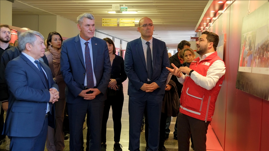 İstanbul'da "Osmanlı’dan günümüze Kızılay tarihi resim sergisi" açıldı