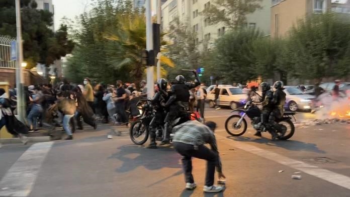 یک عضو دیگر سپاه پاسداران در جریان تظاهرات در ایران کشته شد