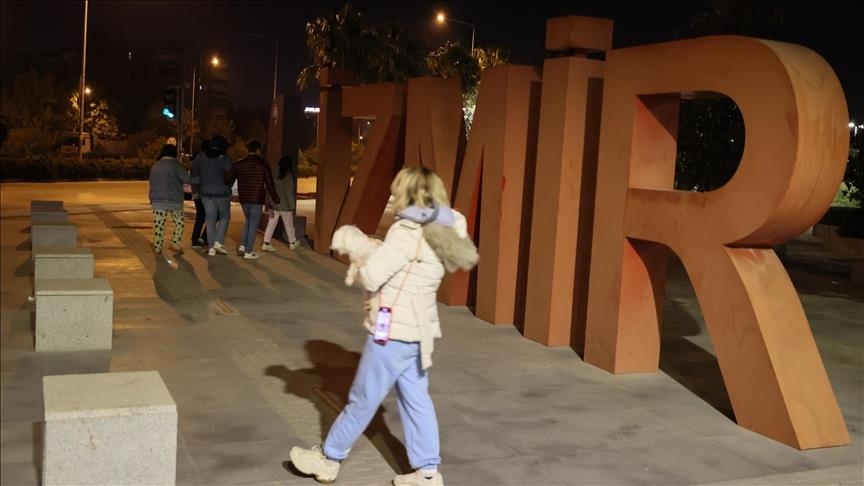 زلزال بقوة 4.9 درجات يضرب إزمير التركية