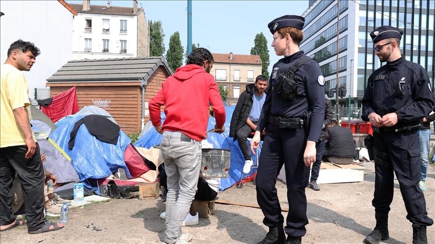 Controversial immigration bill sparks furor in France