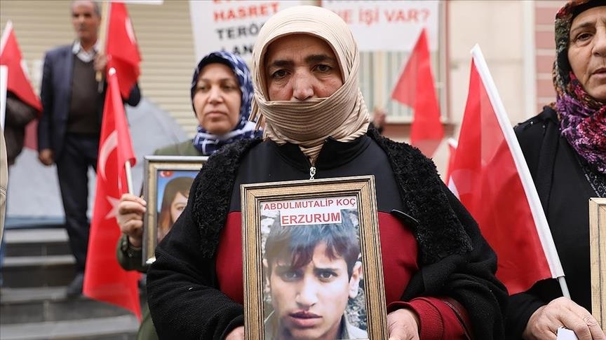 تركيا.. انضمام أسرة جديدة إلى اعتصام "أمهات ديار بكر"
