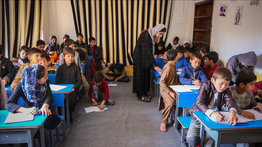Despite obstacles, self-sacrificing Afghan women lead way to education Despite obstacles, self-sacrificing Afghan women lead way to education