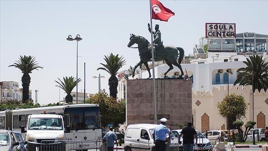 منظمة تونسية تتهم حكومة بودن بأنها "الأكثر فشلا"