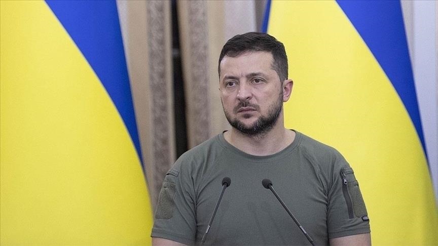 Зеленский предложил вновь продлить военное положение и мобилизацию