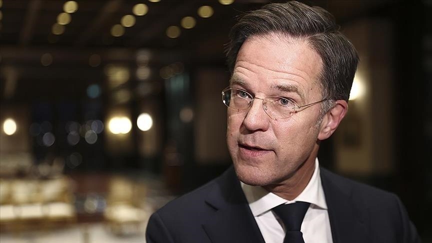 Dutch premier meets with his party over migrant crisis
