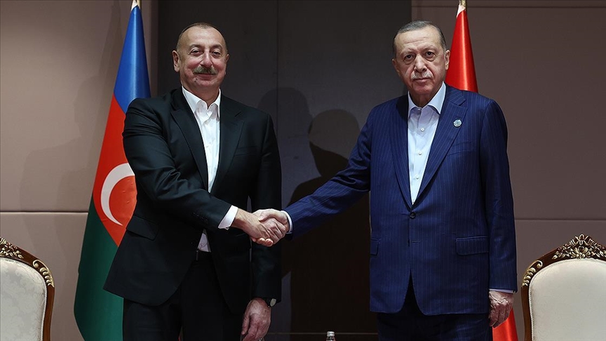 أردوغان يلتقي علييف في سمرقند