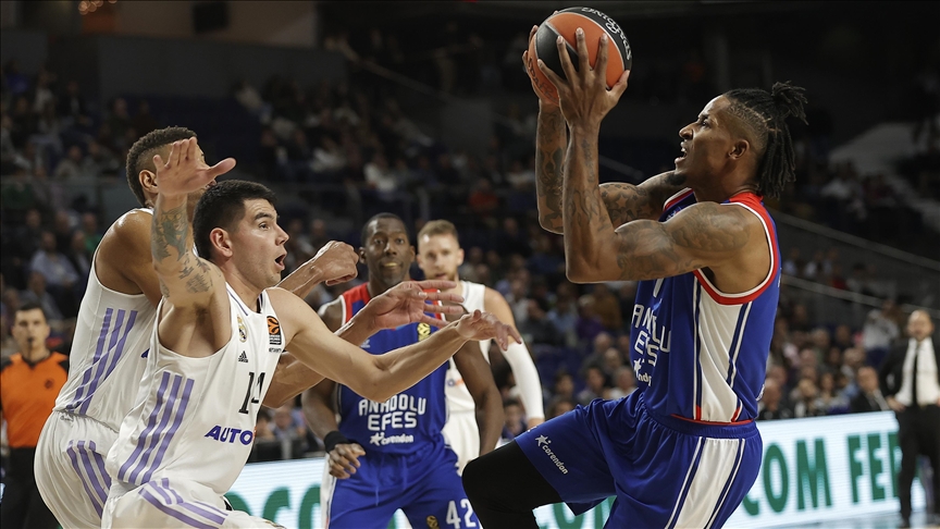 Anadolu Efes, THY Avrupa Ligi'ndeki 7. maçında 5. kez mağlup oldu
