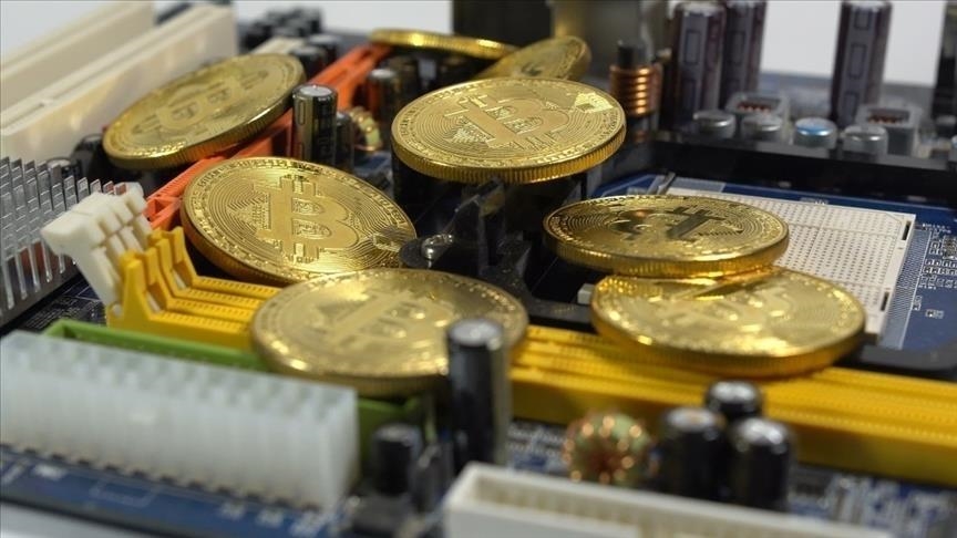 Bitcoin down 6% as FTX files for bankruptcy, Binance CEO warns crisis