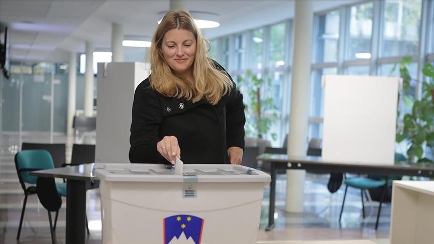Slovénie : les bureaux de vote accueillent les électeurs pour le deuxième tour de l'élection présidentielle