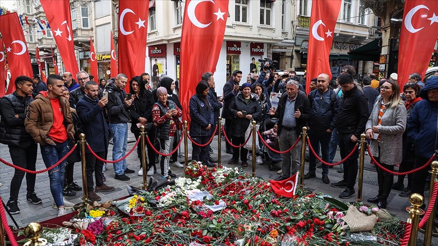 Terör saldırısının yaşandığı İstiklal Caddesi'nde hüzün hakim 