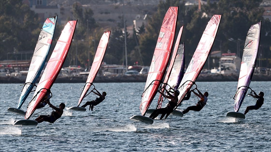 Çeşme'de Çocuklar ve Gençler Rüzgar Sörfü Dünya Kupası heyecanı yaşanacak