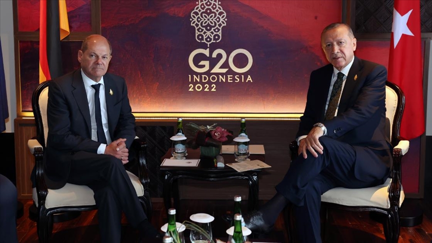 Президент Турции принял канцлера Германии 