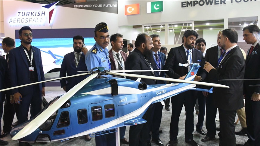 Pakistan'daki IDEAS fuarında yüzlerce katılımcı Türk savunma şirketlerinin stantlarını ziyaret ediyor