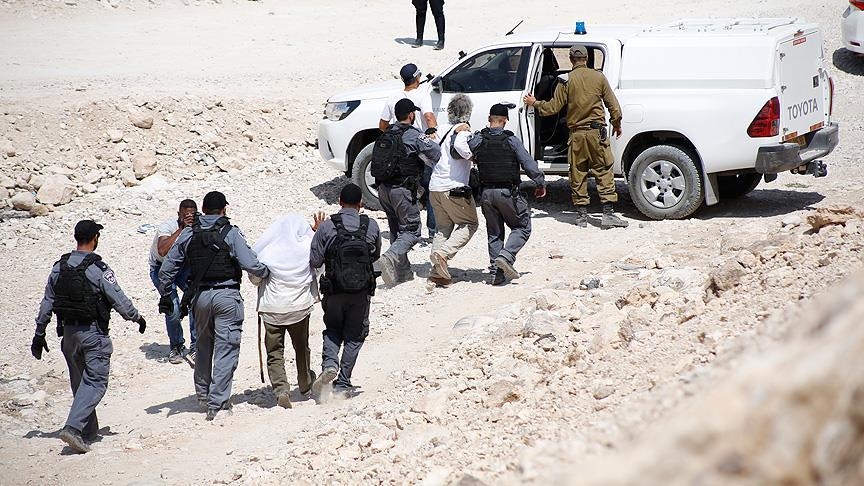 Израильские силы задержали 45 палестинцев