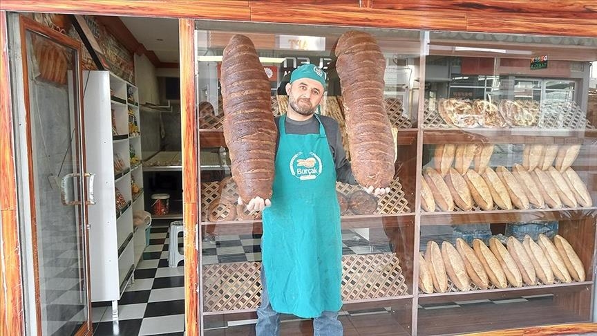 «Китовый хлеб» из 5 видов муки пользуется спросом на севере Турции