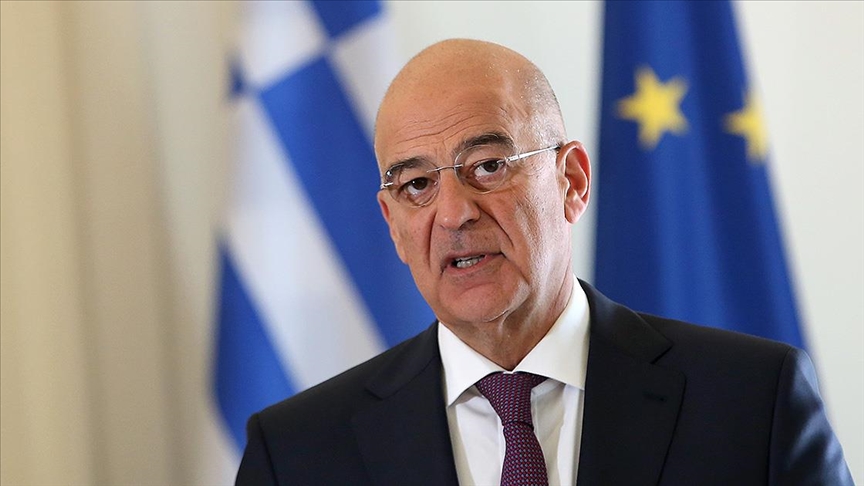 Trablus'ta uçaktan inmeyi reddeden Dendias, Bingazi'de Hafter'le görüştü