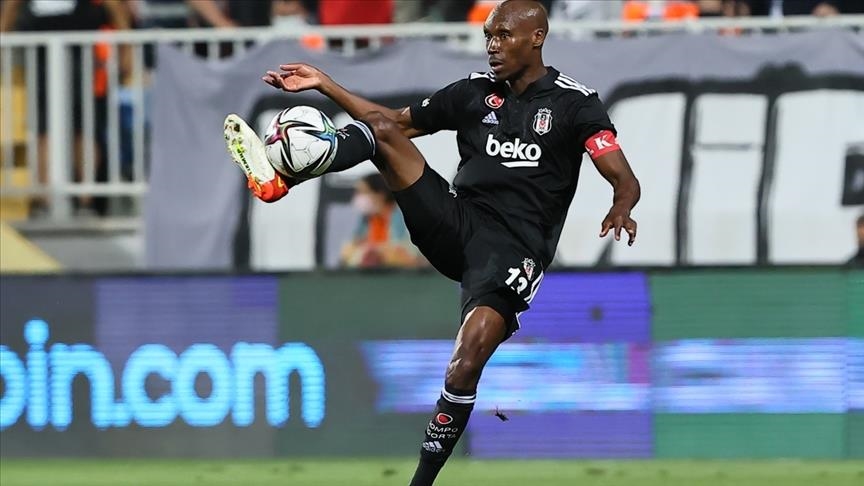 Atiba Hutchinson, Istanbul veteran in the service of the Canadian “Reds”