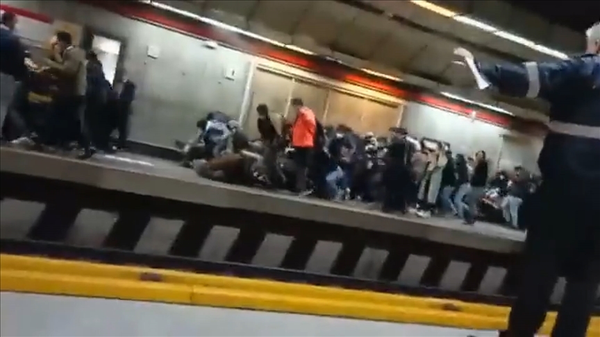 Tahran Metrosu’nda duyulan silah sesleri korku ve paniğe neden oldu