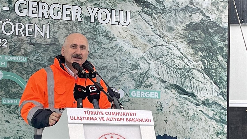 Ulaştırma ve Altyapı Bakanı Karaismailoğlu: Tünel uzunluğunu 50 kilometreden alıp 663 kilometreye çıkardık
