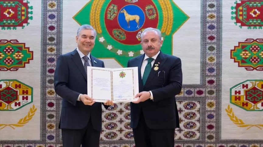 Спикер парламента Турции награжден государственным орденом Туркменистана