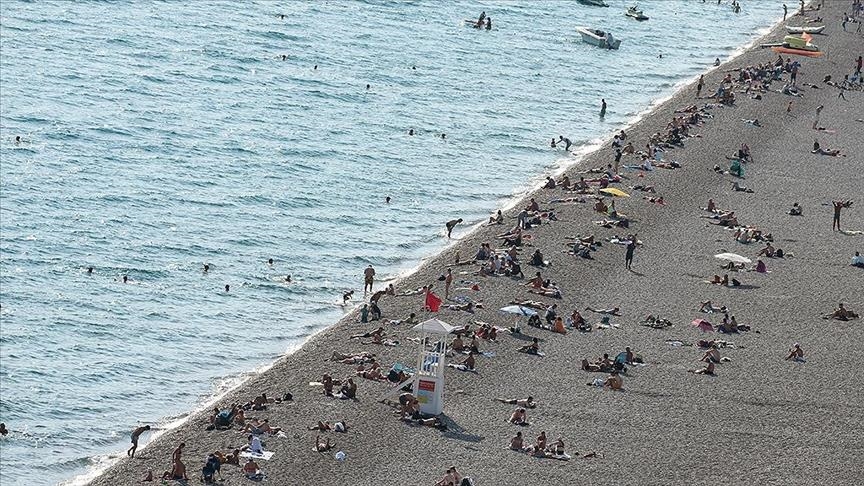 Turkish Riviera resort of Antalya sees record high German and British tourist arrivals