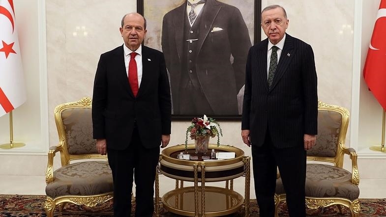 Президент Эрдоган поздравил президента ТРСК Эрсина Татара 