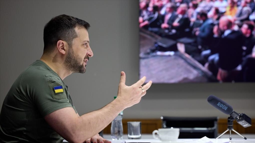Зеленский призвал «не останавливать давление на Россию»