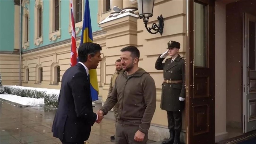 Премьер Великобритании прибыл в Киев