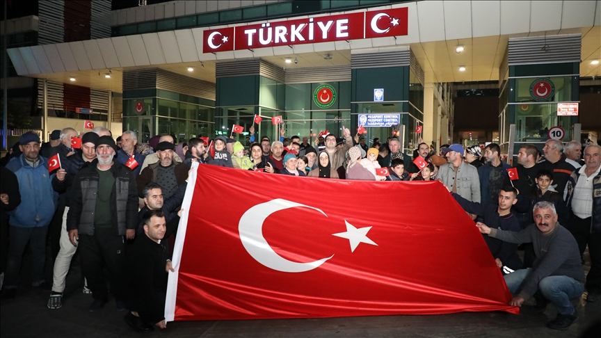 88 Ahiska Turks in Ukraine's Kherson city transferred to Türkiye