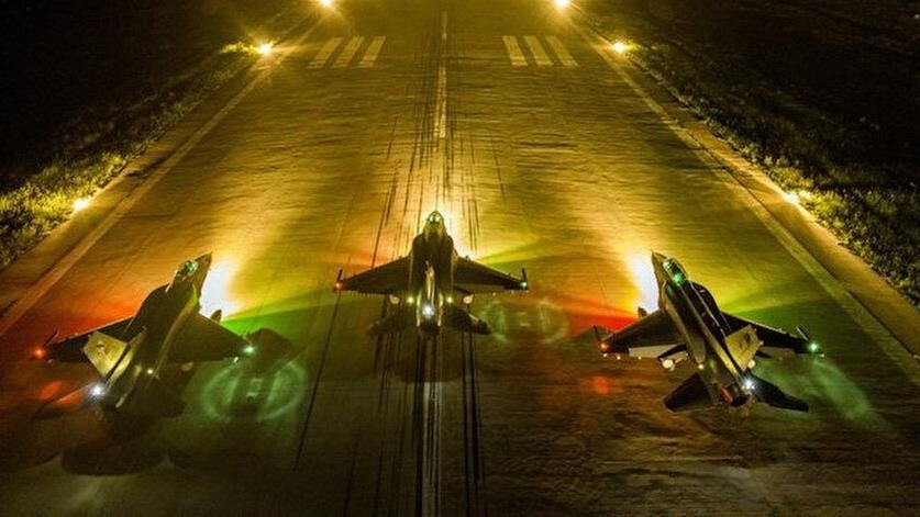 ВВС Турции уничтожили базы террористов РКК на севере Ирака и Сирии 