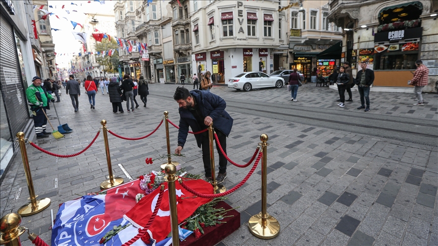 إسطنبول.. تواصل الزيارات إلى موقع تفجير شارع الاستقلال