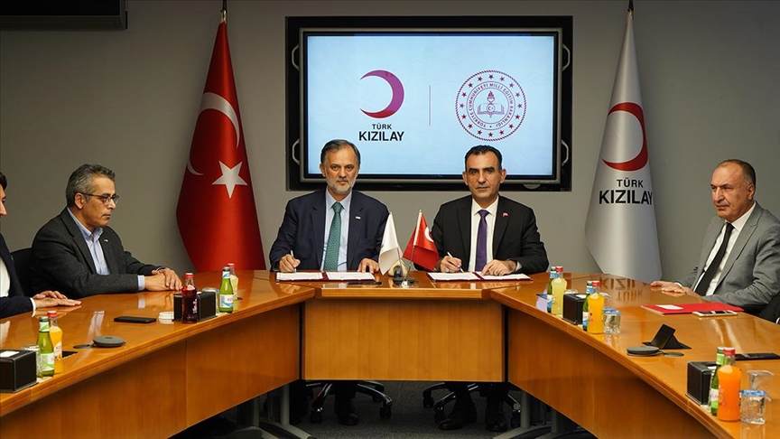 Okullarda "Kızılay Kolları" yeniden canlanıyor