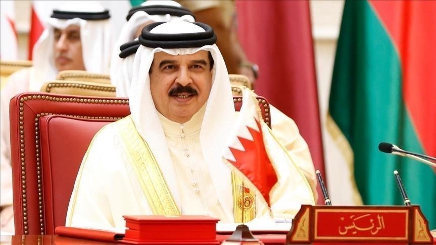 ملك البحرين يقبل استقالة الحكومة ويكلف رئيسها بتشكيل أخرى