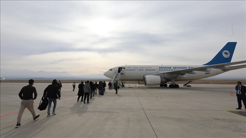 С востока Турции в Афганистан депортированы сотни мигрантов