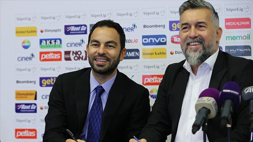 Kasımpaşa, teknik direktör Selçuk İnan ile sözleşme imzaladı