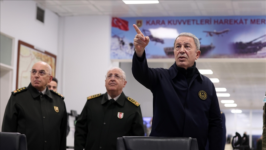 Хулуси Акар сообщил о 254 нейтрализованных террористах в Сирии и Ираке