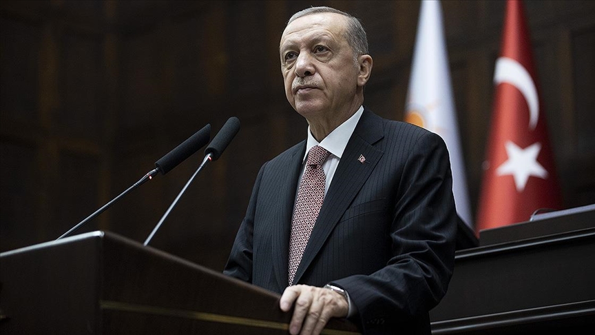 Cumhurbaşkanı Erdoğan: Bizim için en uygun olan vakitte karadan da teröristlerin tepesine tepesine bineceğiz