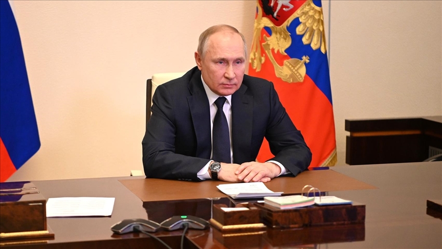 Putin suggests international payment system 'independent from external interference'