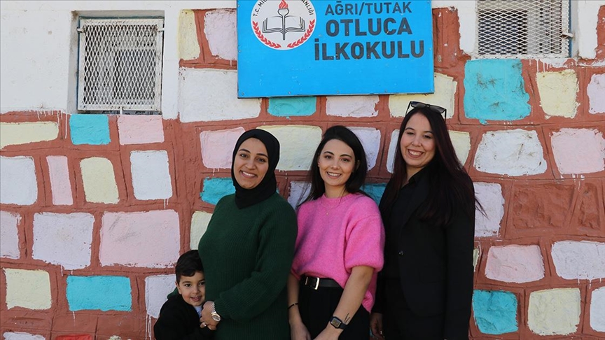 "Köy öğretmeni olma" hayalleri Ağrı'da gerçekleşti