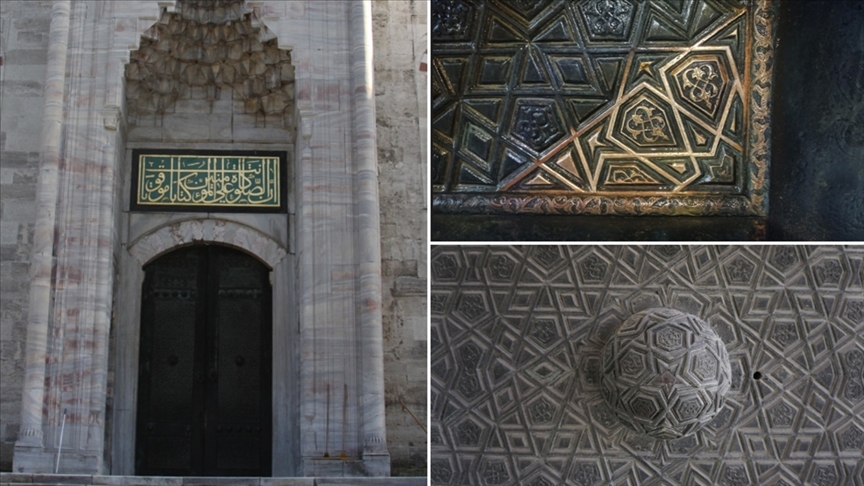Sultanahmet Camisi'nin 600 yıllık kapısı Vakıflar Genel Müdürlüğünce restore ediliyor