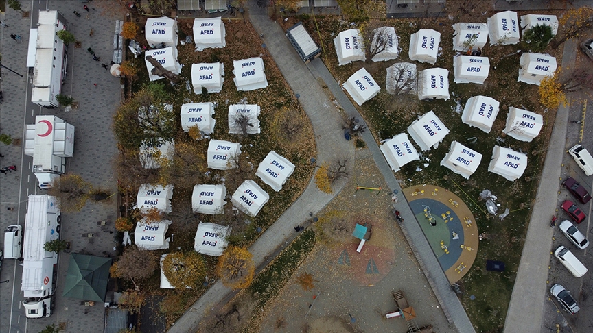 TÜBİTAK, depremin ardından Düzce'de saha çalışmalarına başladı