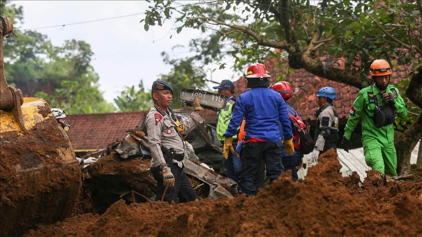 Search continues for 39 missing people in Indonesia's earthquake-hit areas