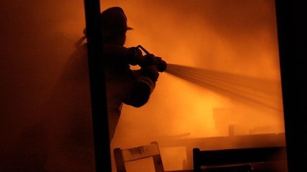 10 killed, 9 injured in apartment fire in northwest China