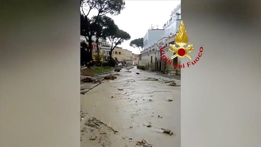 Death toll from Italy landslide rises to 7, several still missing